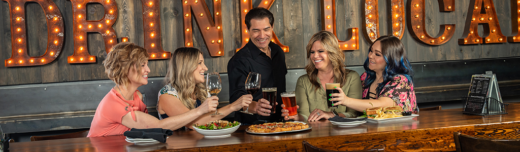 Group of friend dining at Saddle Mountain Brewery